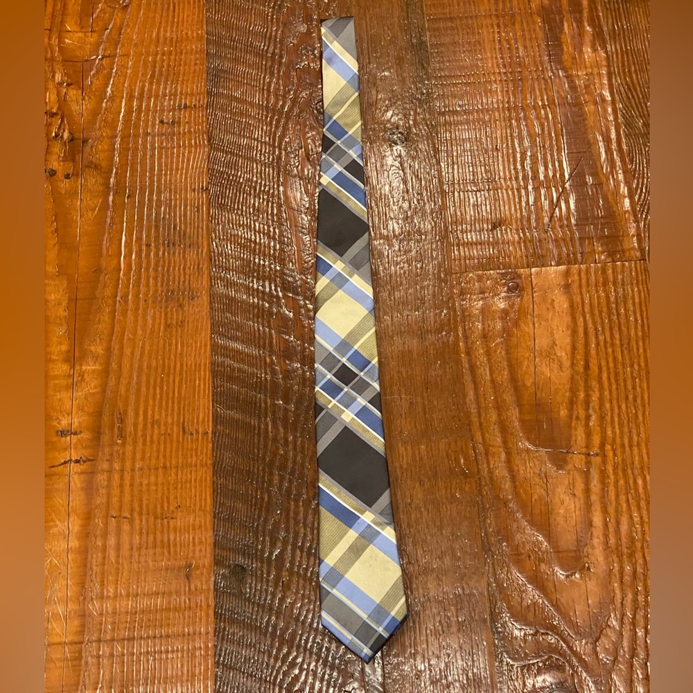 MICHAEL KORS men’s tie. Plaid 100% silk
